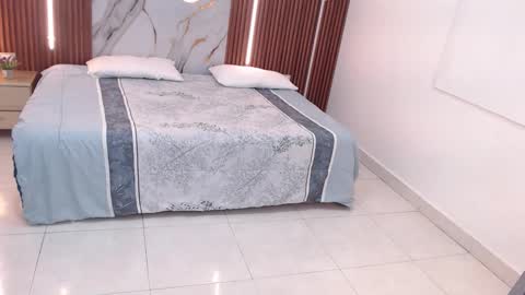 Snapshot of aixa_shaw chatting on September 2025 12:07:02 PM AIXA online show from September 2025 12:07:02 PM