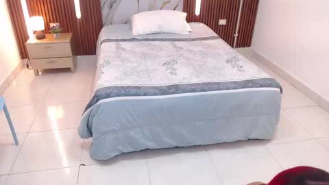 Snapshot of aixa_shaw chatting on September 2025 12:07:01 PM AIXA online show from September 2025 12:07:01 PM