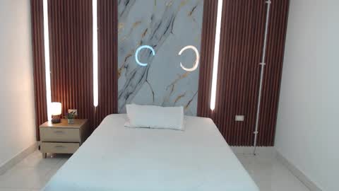 Snapshot of aixa_shaw chatting on September 2025 12:07:01 PM AIXA online show from September 2025 12:07:01 PM