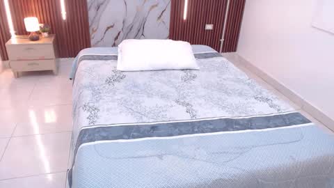 Snapshot of aixa_shaw chatting on September 2025 12:31:02 PM AIXA online show from September 2025 12:31:02 PM