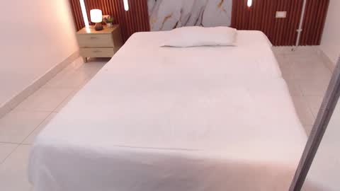 Snapshot of aixa_shaw chatting on September 2025 12:10:01 PM AIXA online show from September 2025 12:10:01 PM