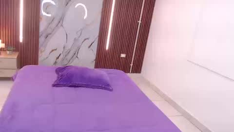 Snapshot of aixa_shaw chatting on October 2025 12:50:02 PM AIXA online show from October 2025 12:50:02 PM