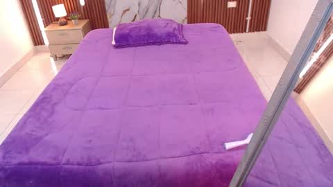 Snapshot of aixa_shaw chatting on November 2025 12:29:02 PM AIXA online show from November 2025 12:29:02 PM