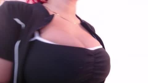 Snapshot of aixa_shaw chatting on November 2025 01:11:02 PM AIXA online show from November 2025 01:11:02 PM