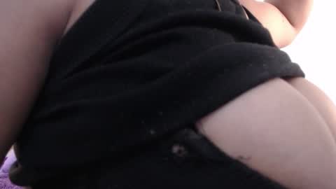 Snapshot of aixa_shaw chatting on November 2025 12:37:01 PM AIXA online show from November 2025 12:37:01 PM