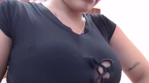 Snapshot of aixa_shaw chatting on November 2025 12:18:01 PM AIXA online show from November 2025 12:18:01 PM