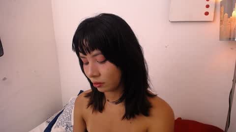 A K A N E  U W U online show from May 2026 02:35:02 PM