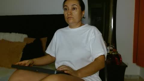 Snapshot of akanekihm chatting on June 2026 09:07:02 AM MIRANDA online show from June 2026 09:07:02 AM