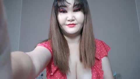 Shelly online show from November 2025 04:22:02 AM