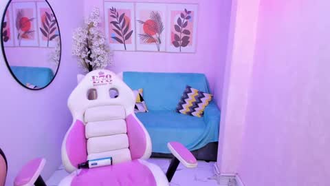 Azaka  online show from February 2025 06:39:01 PM