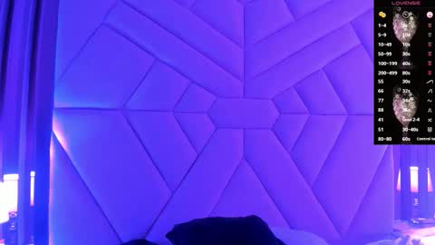 akazaboy online show from November 2025 08:57:01 PM