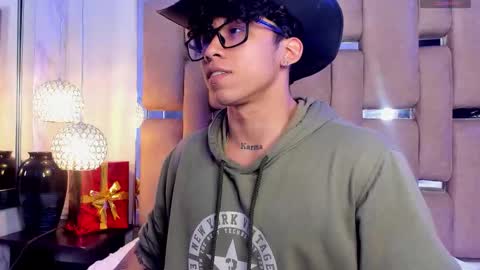 akazaboy online show from February 2026 04:55:02 AM