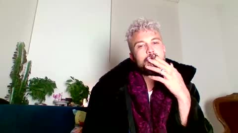 Sweet moment online show from October 2025 07:25:01 PM