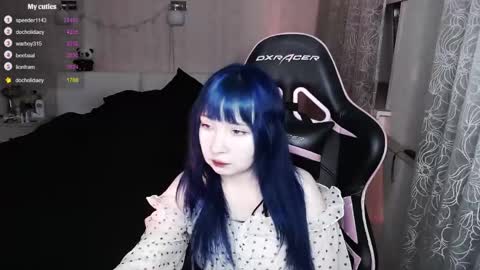 akirahartyx online show from April 2026 04:12:01 PM