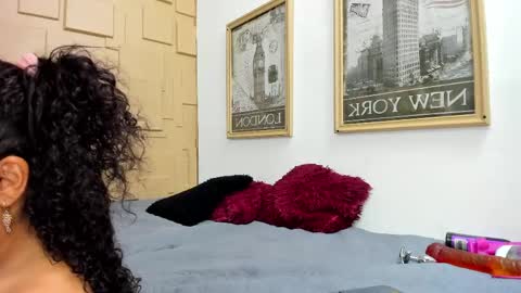 Snapshot of akyra_ebony chatting on April 2026 08:57:02 PM Zoe Hudson online show from April 2026 08:57:02 PM