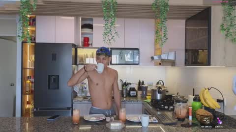 Al Fox  Miko Fortuni  online show from December 2024 06:33:01 PM