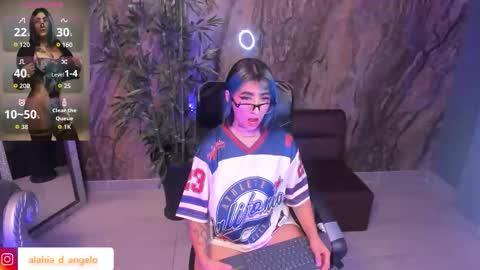 ALAHIA online show from February 2026 07:04:01 PM