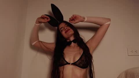 Snapshot of alahia_sky chatting on October 2025 08:39:01 AM online show from October 2025 08:39:01 AM