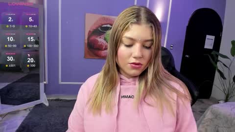 Alaia online show from November 2025 12:37:02 PM