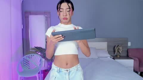 alaiaguerra online show from October 2025 07:25:01 PM