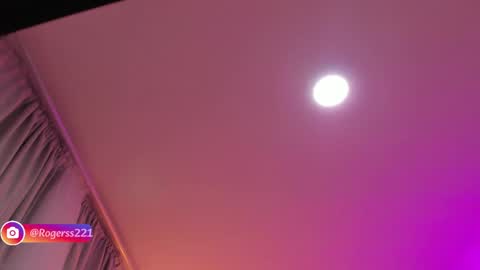 Snapshot of alaiarogerss chatting on May 2026 10:32:02 AM online show from May 2026 10:32:02 AM