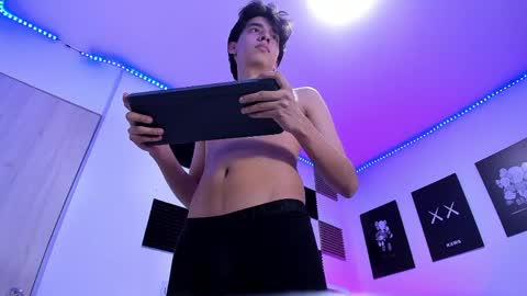 Alan Boy online show from April 2026 02:17:02 AM