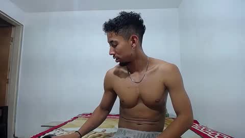 Snapshot of alan_gay chatting on October 2025 12:55:02 AM Alan online show from October 2025 12:55:02 AM