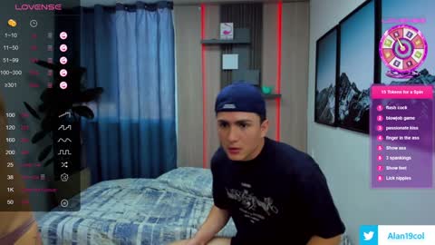 Snapshot of alan_nd_kevin chatting on January 2025 02:33:02 PM Alan Kevin can we reach 100 thumbs up please guys online show from January 2025 02:33:02 PM