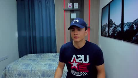 Snapshot of alan_nd_kevin chatting on January 2025 11:39:01 AM Alan Kevin can we reach 100 thumbs up please guys online show from January 2025 11:39:01 AM