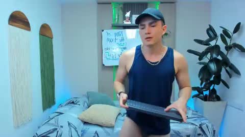 Snapshot of alan_nd_kevin chatting on June 2026 07:05:01 PM Alan Kevin can we reach 100 thumbs up please guys online show from June 2026 07:05:01 PM