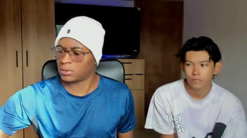 Alan and Criss - WE JUST FRIENDS WITH BENEFITS BOTH VERS online show from May 2026 12:37:02 PM