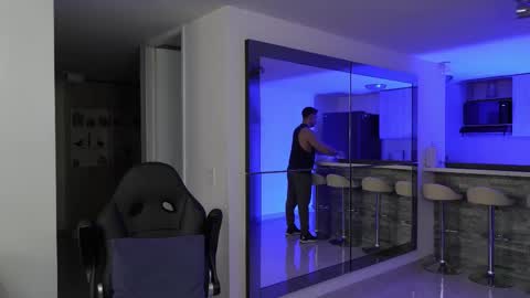 Snapshot of alan_vidal chatting on September 2025 02:57:01 AM Alan Vidal online show from September 2025 02:57:01 AM