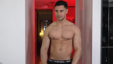 Snapshot of alan_vidal chatting on October 2025 12:18:01 AM Alan Vidal online show from October 2025 12:18:01 AM