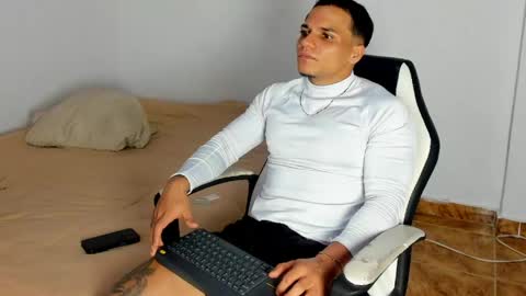 alan_vitori online show from May 2026 12:38:01 AM