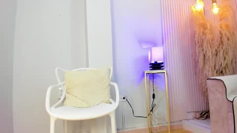 Snapshot of alana__rossetti chatting on February 2026 12:20:01 PM Alana online show from February 2026 12:20:01 PM