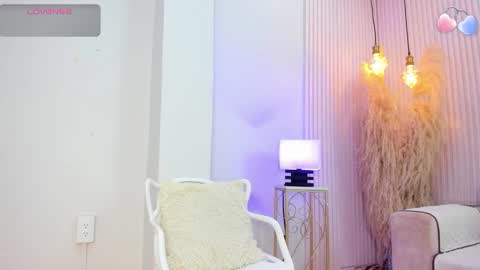 Snapshot of alana__rossetti chatting on February 2026 12:01:02 PM Alana online show from February 2026 12:01:02 PM