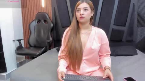 ALANA COX online show from October 2025 01:20:02 PM