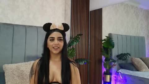 Alana online show from January 2025 05:02:01 PM