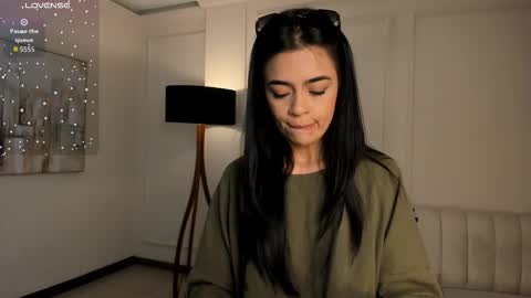 Snapshot of alanacraft chatting on November 2025 12:04:01 PM Alana online show from November 2025 12:04:01 PM