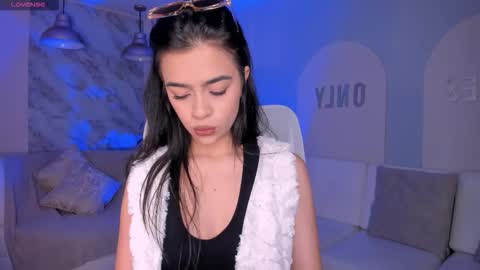 Snapshot of alanacraft chatting on December 2025 12:21:02 PM Alana online show from December 2025 12:21:02 PM