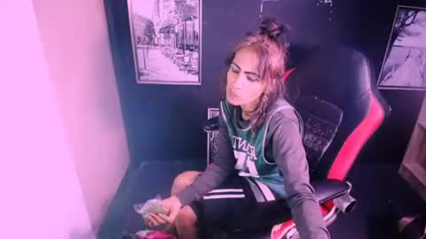 Snapshot of alanadelray chatting on December 2025 06:52:02 AM alanadelray online show from December 2025 06:52:02 AM