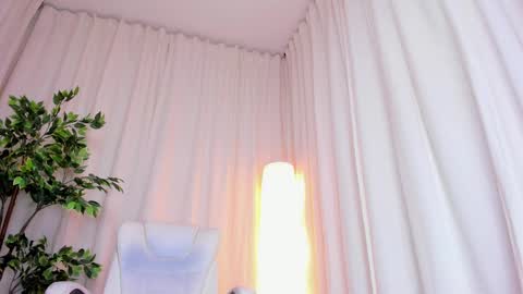 Alana silvana online show from February 2025 05:28:01 PM