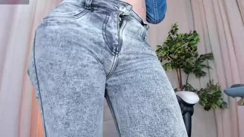 Alana silvana online show from March 2025 04:11:02 PM