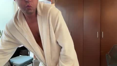 alanan881 online show from March 2026 10:56:02 PM