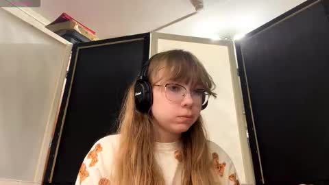 Stella online show from December 2025 03:18:02 PM