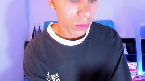 Snapshot of alannaughty_ chatting on December 2024 09:18:02 PM alannaughty_ online show from December 2024 09:18:02 PM