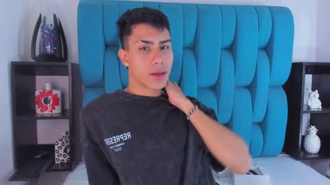 Snapshot of alannaughty_ chatting on January 2025 08:27:01 PM alannaughty_ online show from January 2025 08:27:01 PM