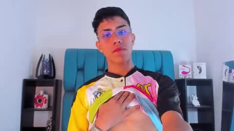 Snapshot of alannaughty_ chatting on January 2025 09:13:01 PM alannaughty_ online show from January 2025 09:13:01 PM