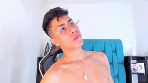 Snapshot of alannaughty_ chatting on February 2025 09:05:02 PM alannaughty_ online show from February 2025 09:05:02 PM