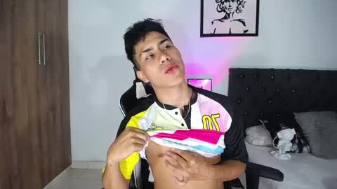 Snapshot of alannaughty_ chatting on October 2025 12:45:01 AM alannaughty_ online show from October 2025 12:45:01 AM